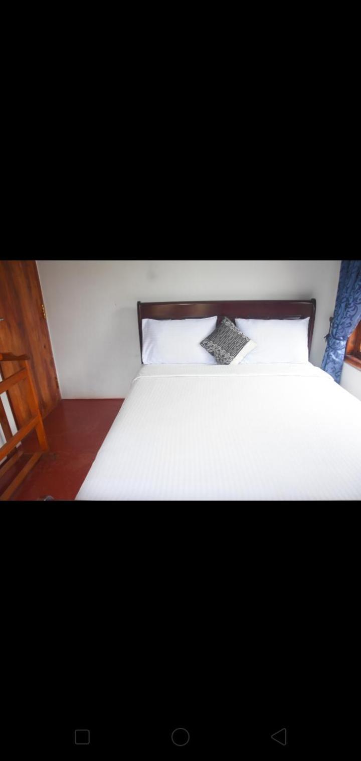 The Train View Bed and Breakfast Nuwara Eliya Buitenkant foto