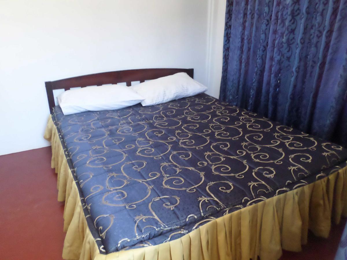 The Train View Bed and Breakfast Nuwara Eliya Buitenkant foto